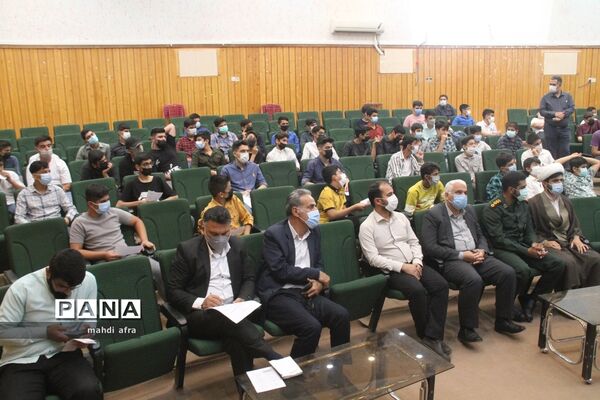 برگزاری جشن تکلیف دانش‌آموزان دبیرستان شهید‌باهنر شهرستان بهبهان