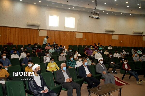 برگزاری جشن تکلیف دانش‌آموزان دبیرستان شهید‌باهنر شهرستان بهبهان