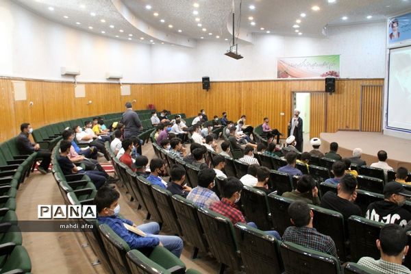 برگزاری جشن تکلیف دانش‌آموزان دبیرستان شهید‌باهنر شهرستان بهبهان