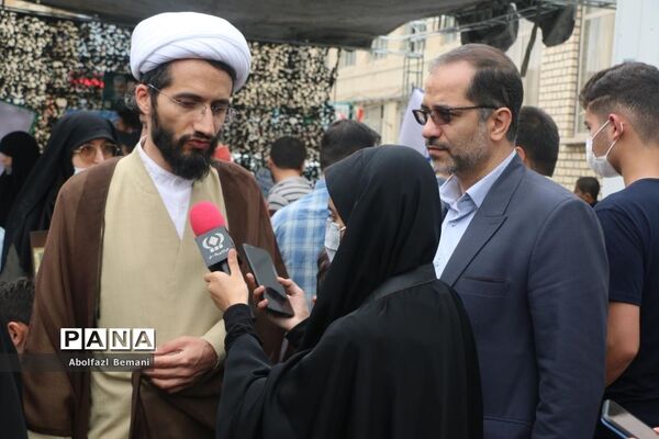برپایی غرفه همگام با کودکان مظلوم فلسطین در قم