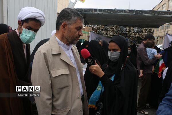 برپایی غرفه همگام با کودکان مظلوم فلسطین در قم