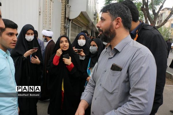 برپایی غرفه همگام با کودکان مظلوم فلسطین در قم