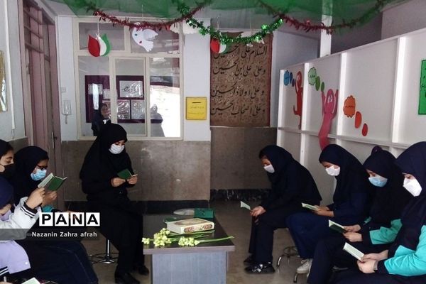 برگزاری محفل انس با قرآن و نشست‌های دینی در مدرسه سما رودهن