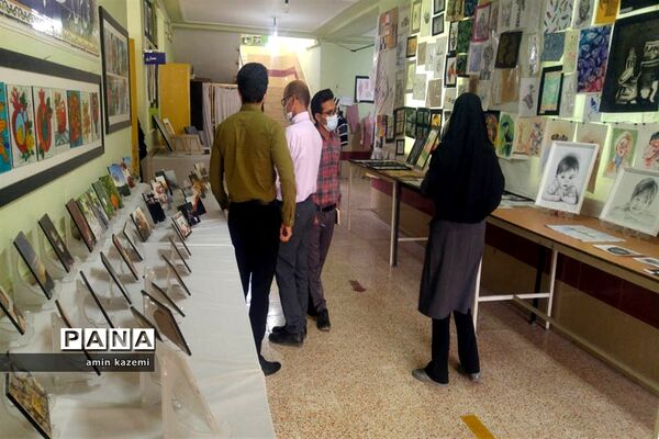 نمایشگاه هنرهای‌ دستی و دستاوردهای هنرجویان هنرستان بنت‌الهدی صدر شهرستان داراب
