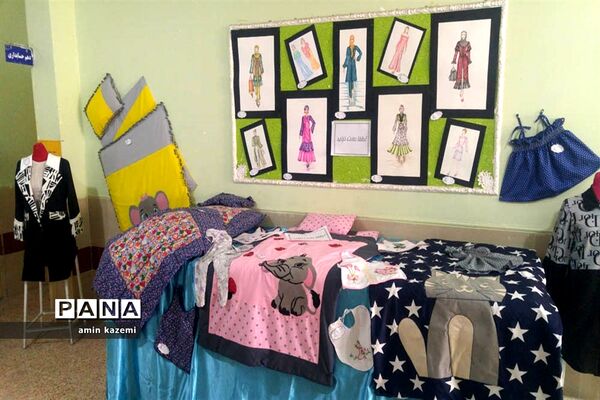 نمایشگاه هنرهای‌ دستی و دستاوردهای هنرجویان هنرستان بنت‌الهدی صدر شهرستان داراب