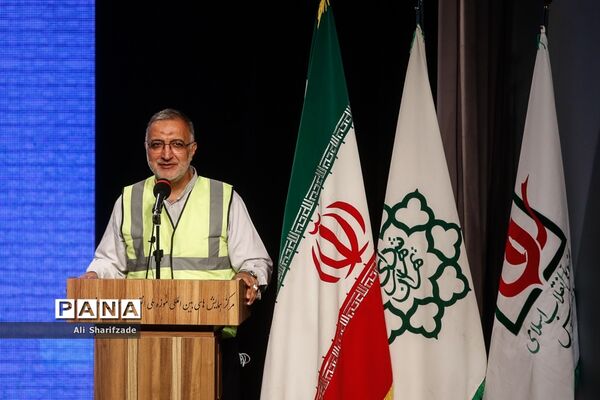 مراسم تجلیل از کارگران شهرداری تهران