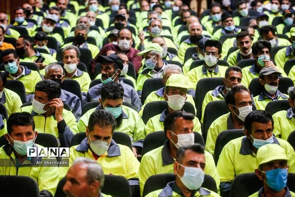 مراسم تجلیل از کارگران شهرداری تهران