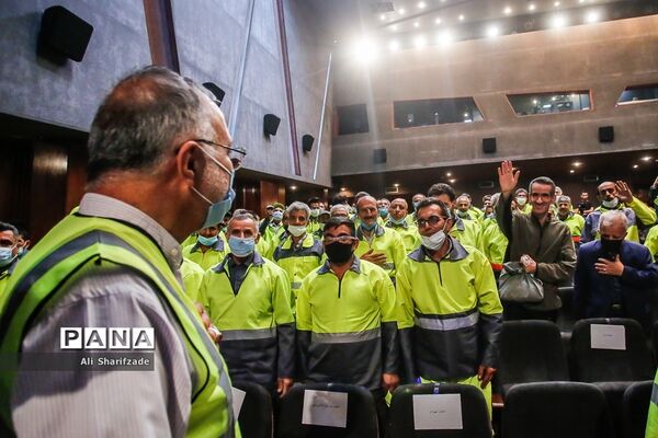 مراسم تجلیل از کارگران شهرداری تهران
