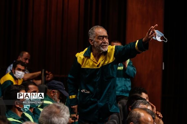 مراسم تجلیل از کارگران شهرداری تهران