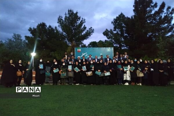 مراسم تجلیل از مقام معلم در شهرستان شاهین‌شهر