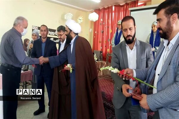 مراسم تجلیل از مقام معلم درآموزشگاه استثنایی باغچه‌‌بان اسلامشهر