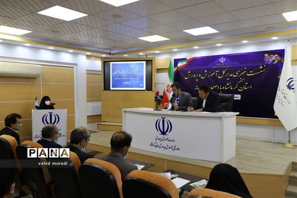 نشست مدیرکل آموزش و پرورش استان کرمانشاه با اصحاب رسانه در آستانه هفته معلم