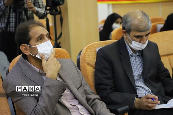 نشست مدیرکل آموزش و پرورش استان کرمانشاه با اصحاب رسانه در آستانه هفته معلم
