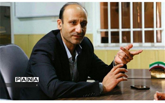 استاندار کرمان برای تمام معلمان استان لوح تقدیر صادر کرد