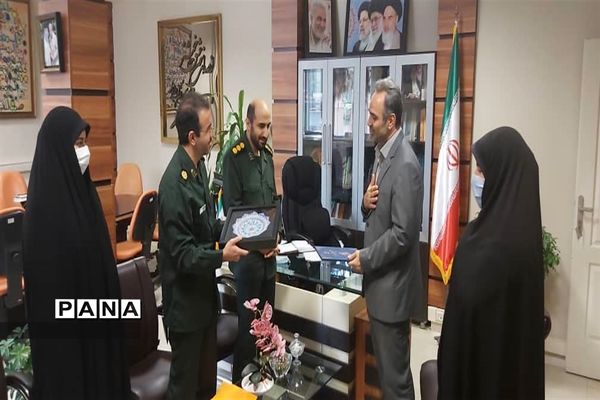 دیدار فرمانده ناحیه ولی عصر با سرپرست آموزش و پرورش منطقه۶