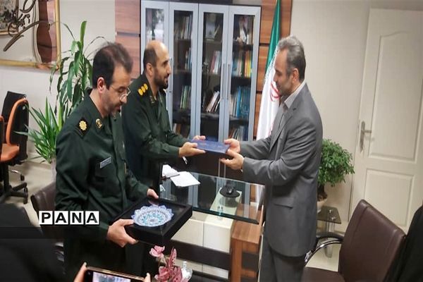 دیدار فرمانده ناحیه ولی عصر با سرپرست آموزش و پرورش منطقه۶