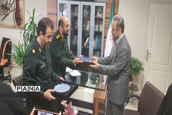 دیدار فرمانده ناحیه ولی عصر با سرپرست آموزش و پرورش منطقه۶
