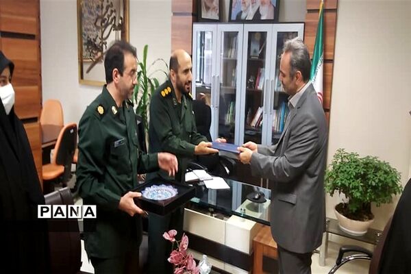 دیدار فرمانده ناحیه ولی عصر با سرپرست آموزش و پرورش منطقه۶