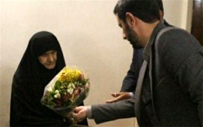 معلمان شهید به تمام آحاد جامعه درس شهادت و از خود گذشتگی آموختند