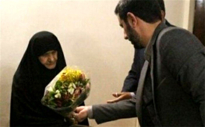 معلمان شهید به تمام آحاد جامعه درس شهادت و از خود گذشتگی آموختند