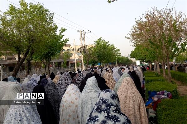 نماز عید فطر در مصلای امام خمینی(ره)  شهرکرد
