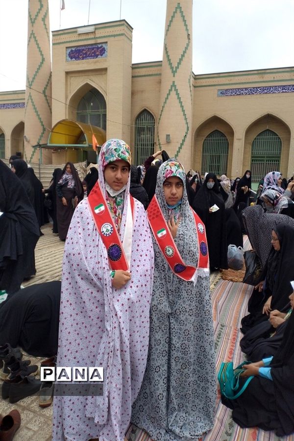 حضور پیشتازان نیشابور در نماز عید فطر