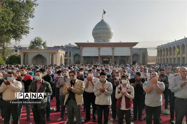 برگزاری باشکوه نماز عید فطر در حرم مطهر شاهچراغ(ع)