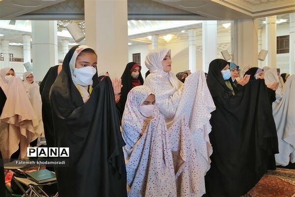 برگزاری باشکوه نماز عید فطر در حرم مطهر شاهچراغ(ع)