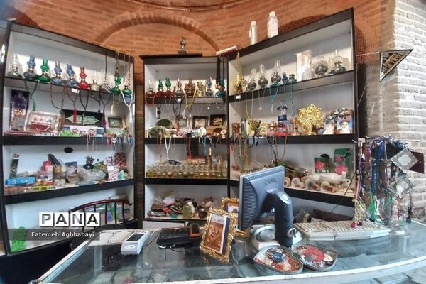زیارت آستانه مبارکه امامزادگان حلیمه و حکیمه خاتون شهرکرد
