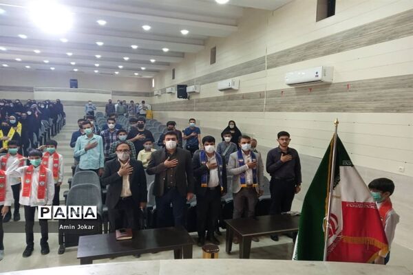 حضور رئیس سازمان دانش‌آموزی فارس در جمع مربیان و دانش‌آموزان پیشتاز شهرستان لارستان