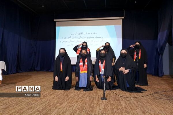 حضور رئیس سازمان دانش‌آموزی فارس در جمع مربیان و دانش‌آموزان پیشتاز شهرستان لارستان