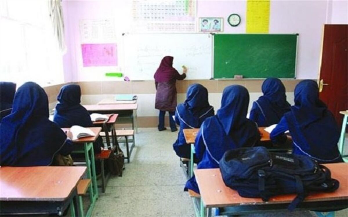 معلمی، شغلی آمیخته به ایثار و فداکاری