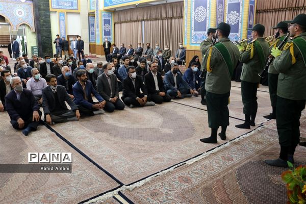 غبارروبی مزار شهدا به مناسبت هفته معلم