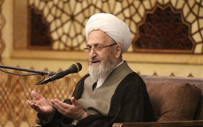 آیت‌الله سبحانی: حضور کارگزاران در حج به دلیل کاهش سهمیه زائران به حداقل برسد