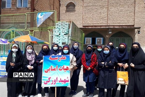 حضور مدیرکل آموزش و پرورش شهرستان‌های استان تهران در نماز جمعه اسلامشهر