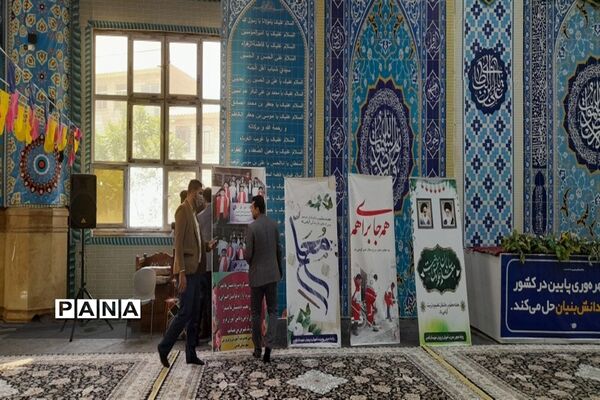 حضور دانش‌آموزان  پیشتاز در نماز جمعه‌ شهرستان قدس