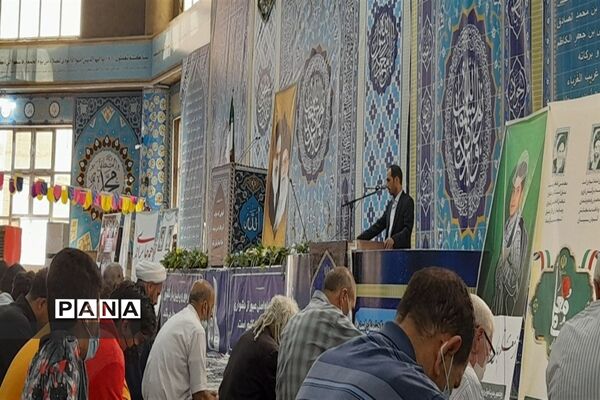 حضور دانش‌آموزان  پیشتاز در نماز جمعه‌ شهرستان قدس