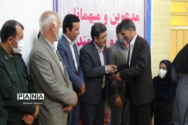 آیین تجلیل از معلمان نمونه شهرستان بویراحمد و عشایر