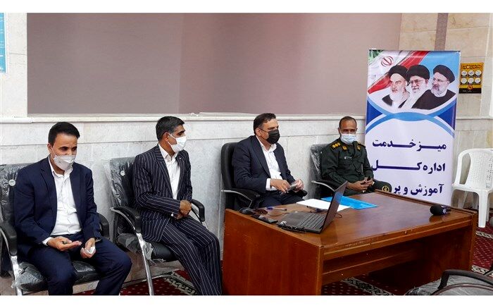 استقرار میز خدمت آموزش و پرورش در محل برگزاری نماز جمعه/فیلم