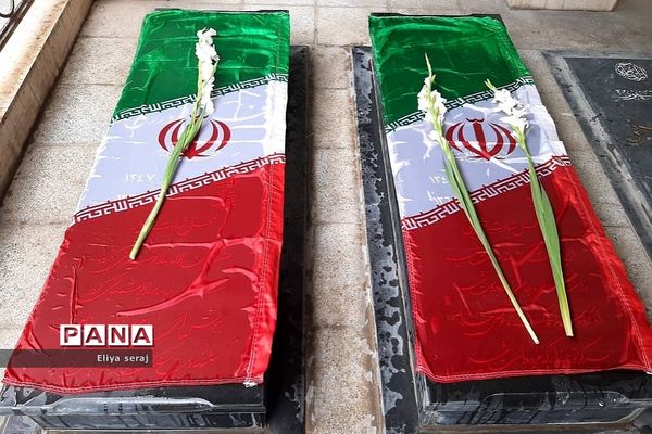 غبارروبی مزار شهدا به‌مناسبت هفته معلم در آموزش و پرورش رودهن