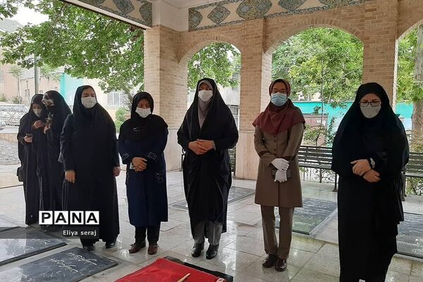 غبارروبی مزار شهدا به‌مناسبت هفته معلم در آموزش و پرورش رودهن