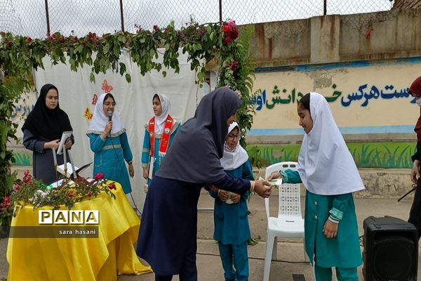 مراسم گرامیداشت مقام معلم و هفته سلامت در دبستان تربیت شهرستان گلوگاه