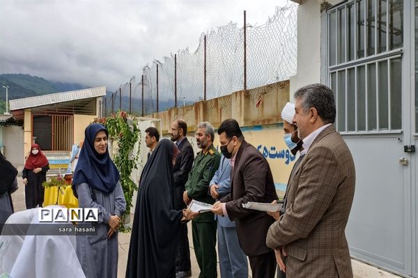 مراسم گرامیداشت مقام معلم و هفته سلامت در دبستان تربیت شهرستان گلوگاه