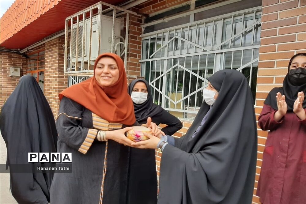 جشن روز معلم در دبیرستان سمیه محمود‌آباد