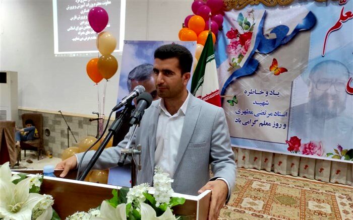 وزارت آموزش و پرورش بر سر منافع و حقوق معلمان با هیچ کسی تعارف و معامله نمی‌کند