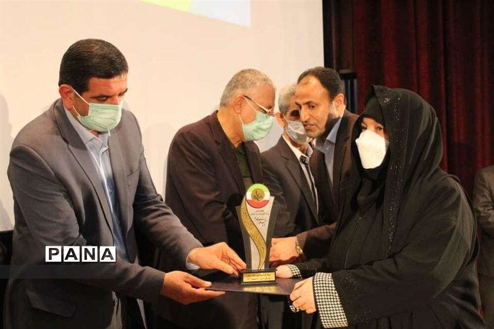 تجلیل از معلمان برتر در کانون پرورشی فکری و هنری مازندران