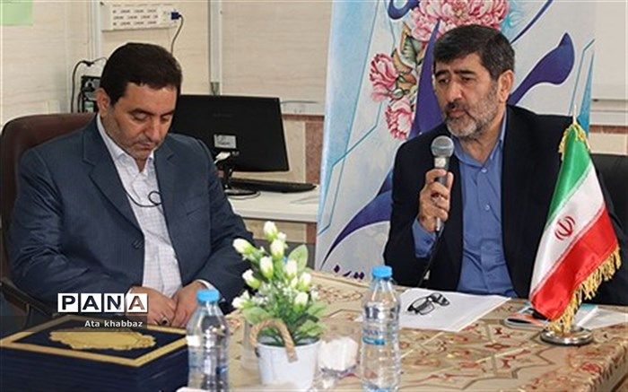 سنگ بنای تمدن نوین دانش‌آموزان و دانشجویان هستند