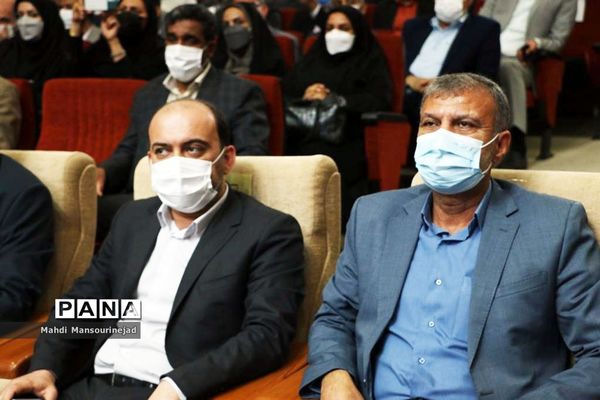 آِیین بزرگداشت مقام معلم همراه با تجلیل از معلمان نمونه استان هرمزگان