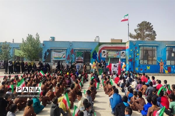 زنگ سپاس معلم در دبستان شهید پسندیده روستای فدافن کاشمر