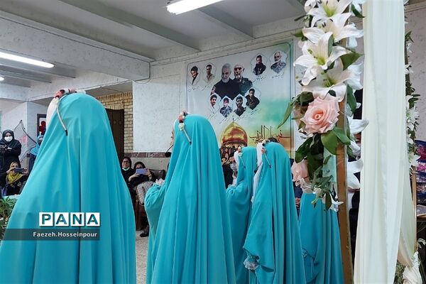 مراسم تجلیل از معلمان در بهارستان‌دو